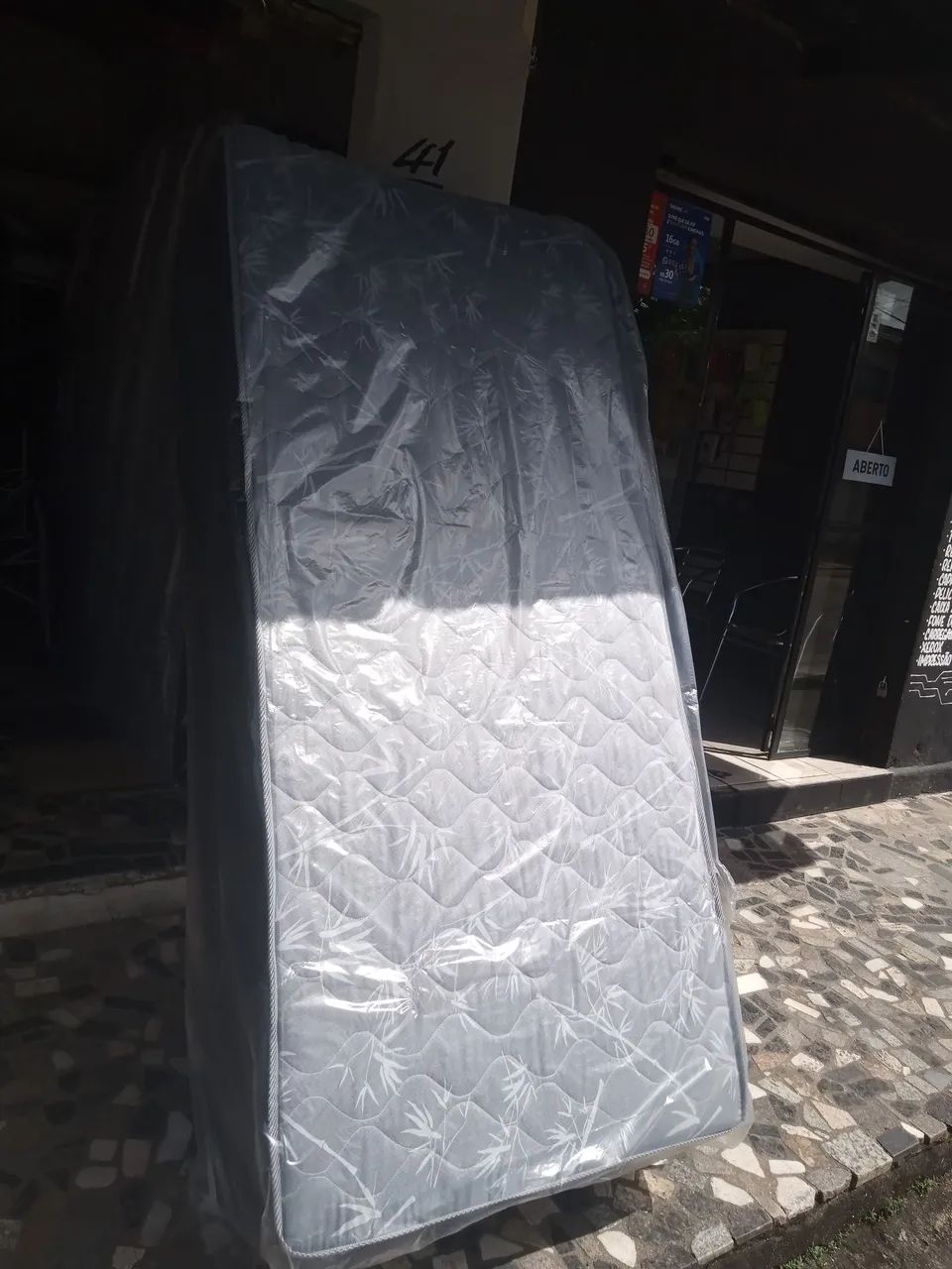 Vende se camas box solteirão 