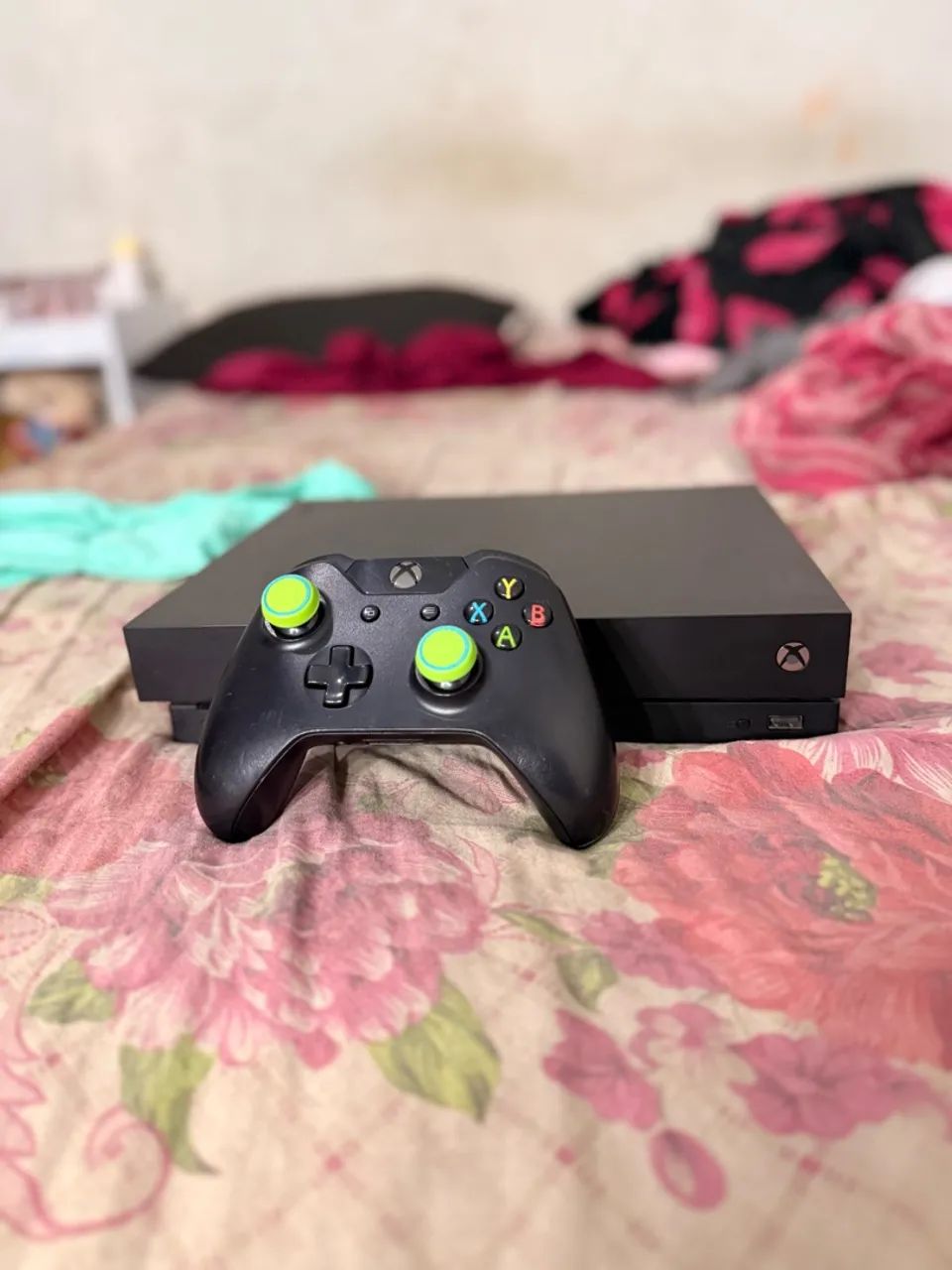 XBOX ONE X 1TB  - Foto 2