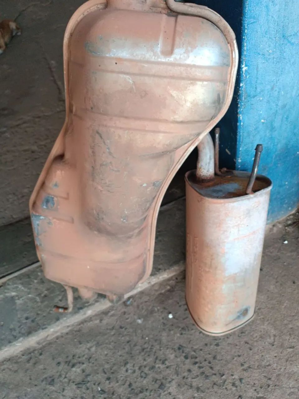 Escapamentos,  fabricação de carretas e móveis industriais - Foto 2