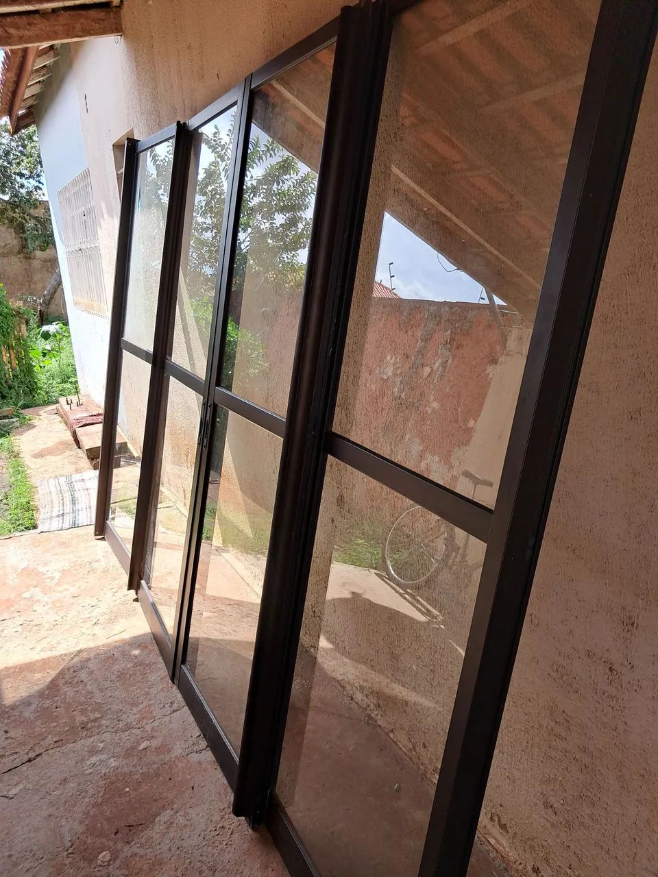4 Folhas de Porta Alumínio Bronze + Vidro. Temperado (Vitral/Fermax)