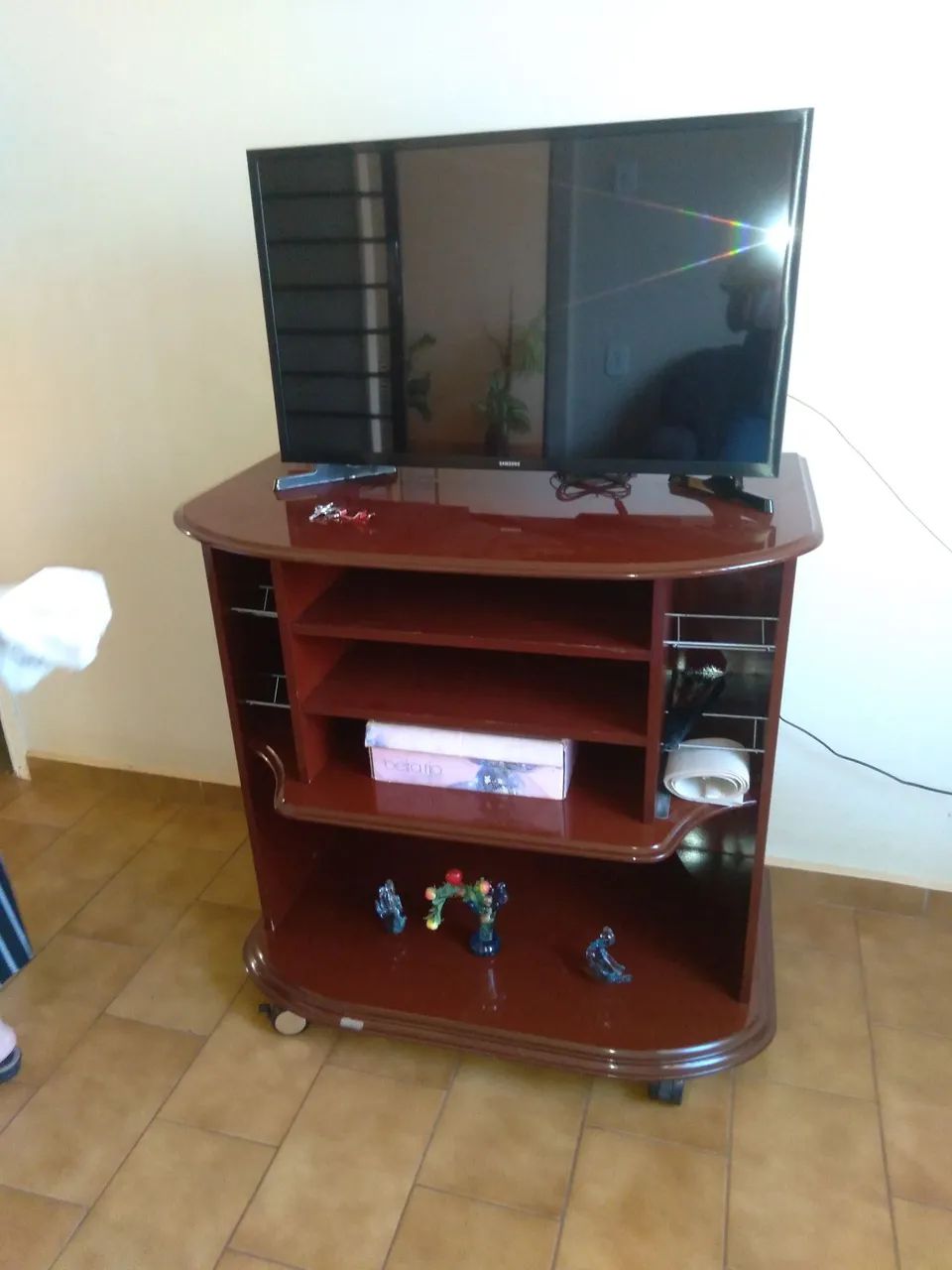Rack madeira e mdf com rodinhas  - Foto 2