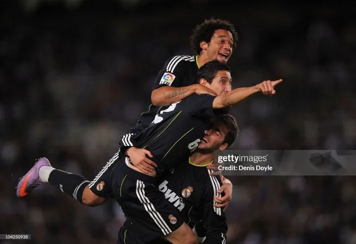 camisa real madrid 2010/2011 - Foto 4