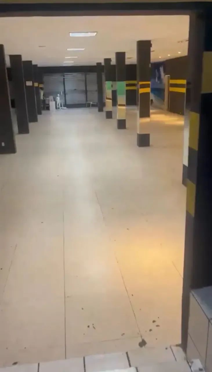 ALUGA -SE LOJA COMERCIAL COM 800m2