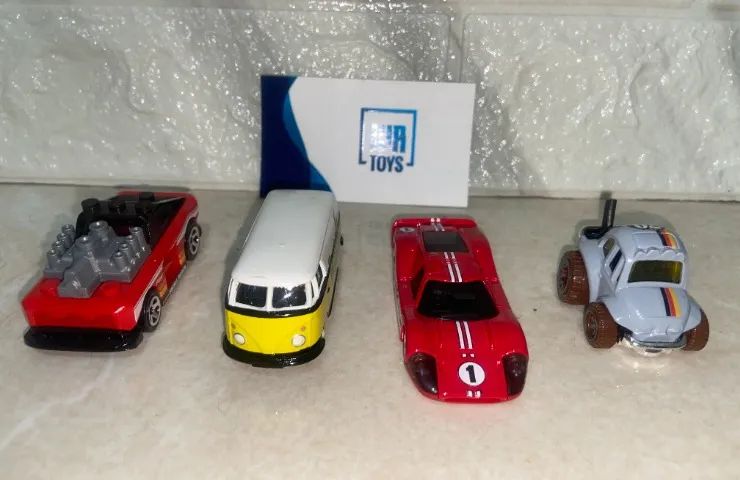 Lote com 8 carrinhos de ferro hot wheels e similares fusca e kombi  - Foto 2