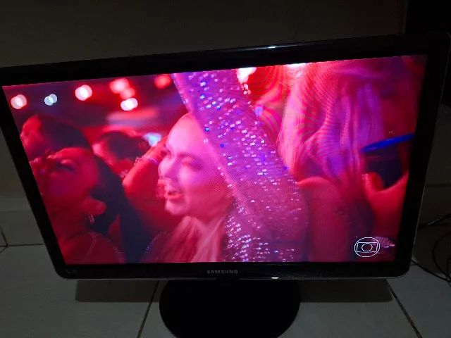 TV LED 24 Polegadas TV Digital e Monitor 2 HDMIs 1 USB PC-IN LT24A350 Otimo estado - Foto 3