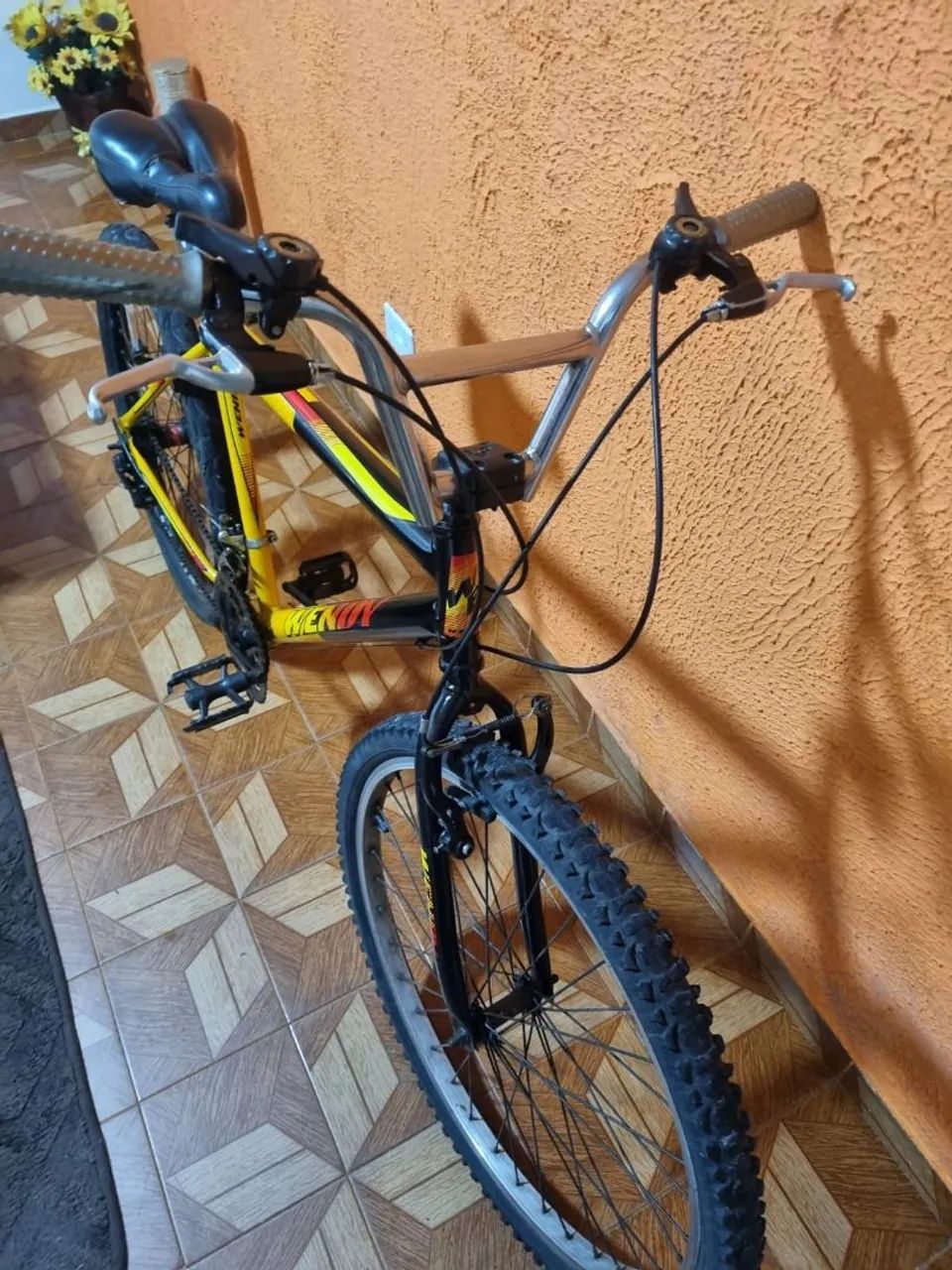 vendo bike aro 26 com marchas em ótimo estado - Foto 3