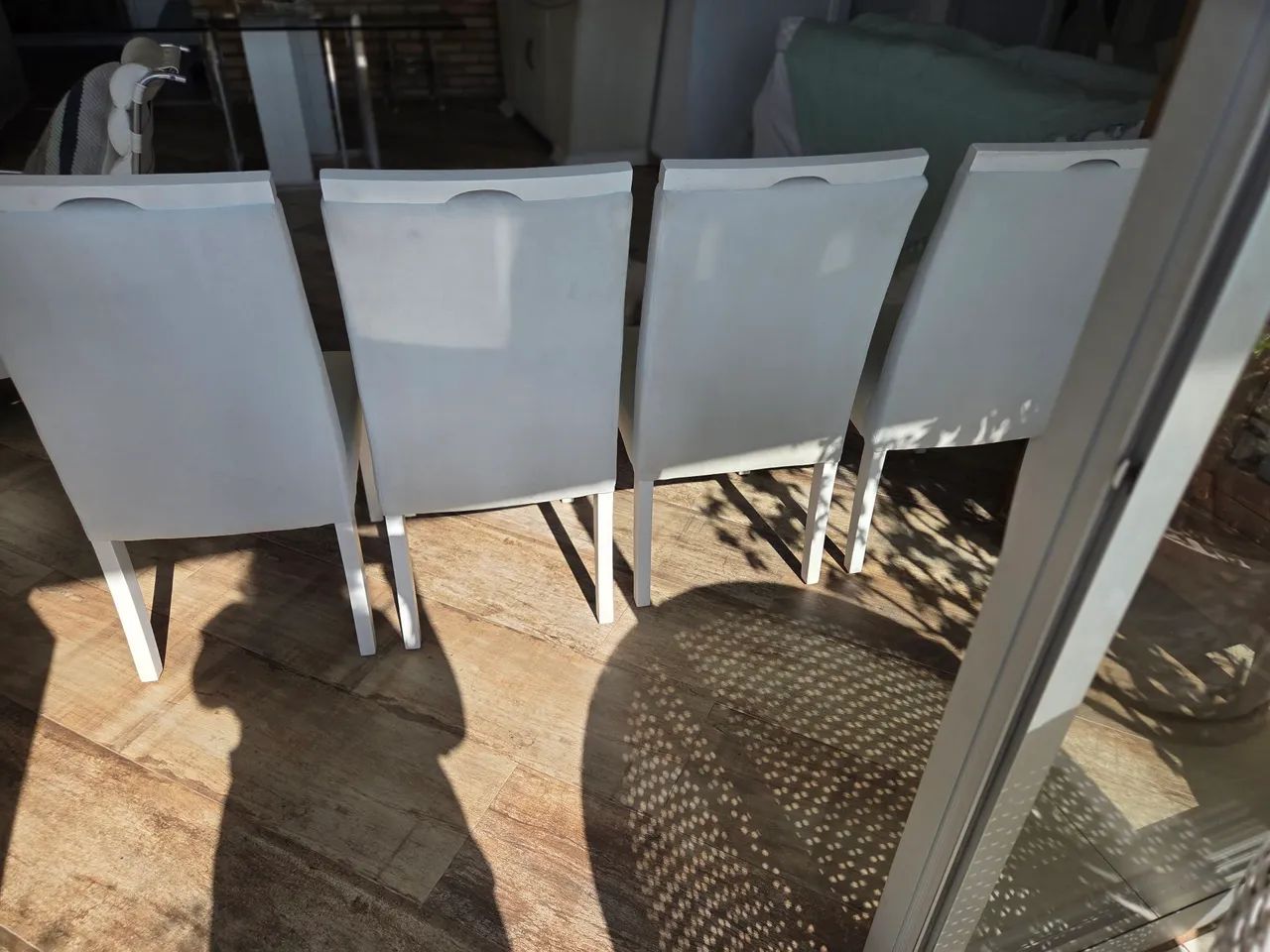 Jogo com 4 cadeiras de jantar estofadas brancas - Foto 2