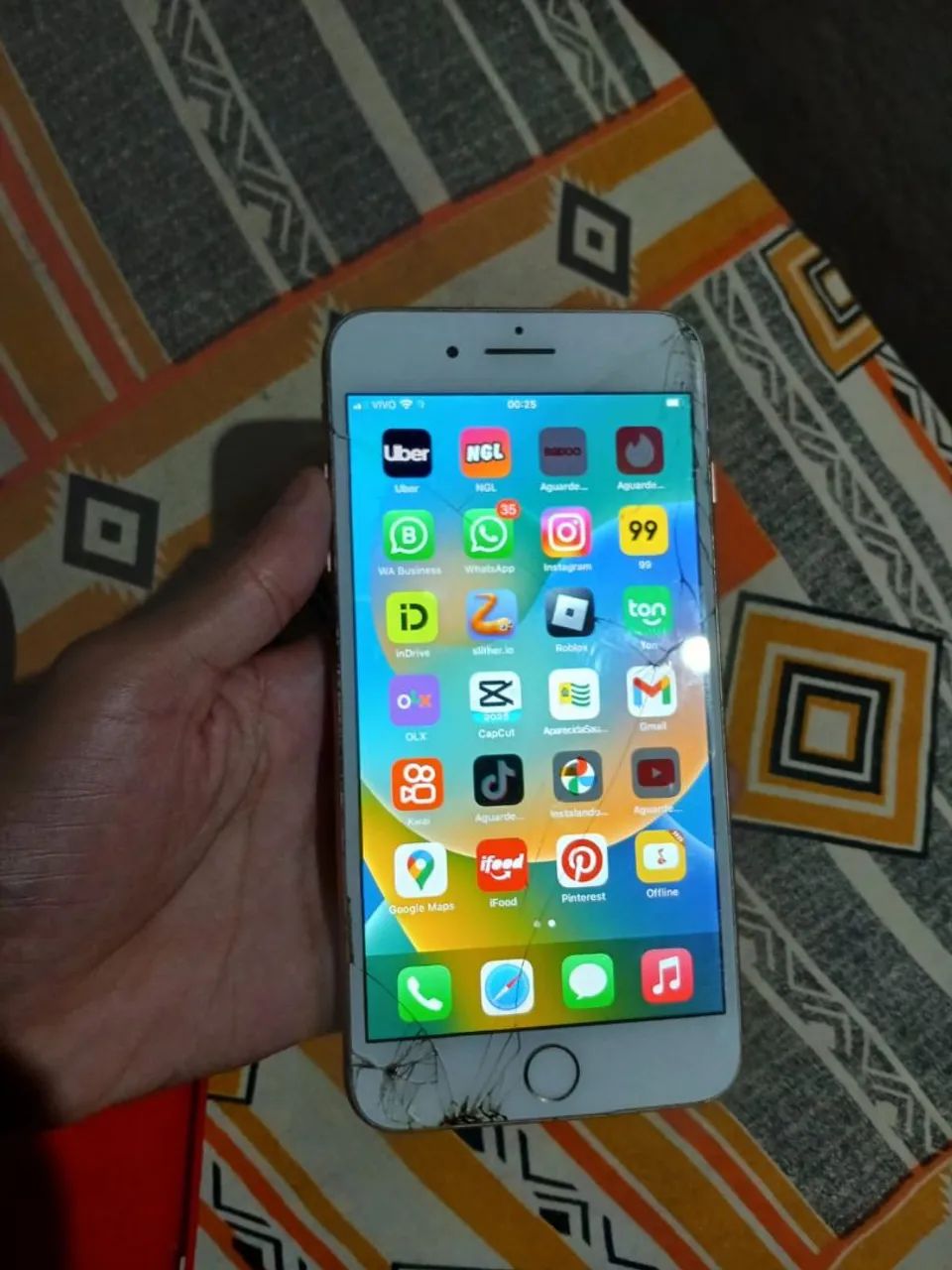 iPhone 8 plus funciona tudo perfeitamente 