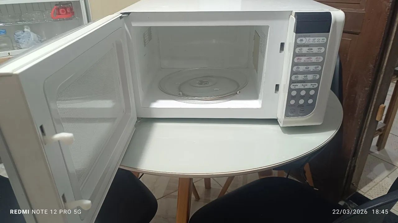 ,Vendo microondas Eletrolux 33 litros  - Foto 2