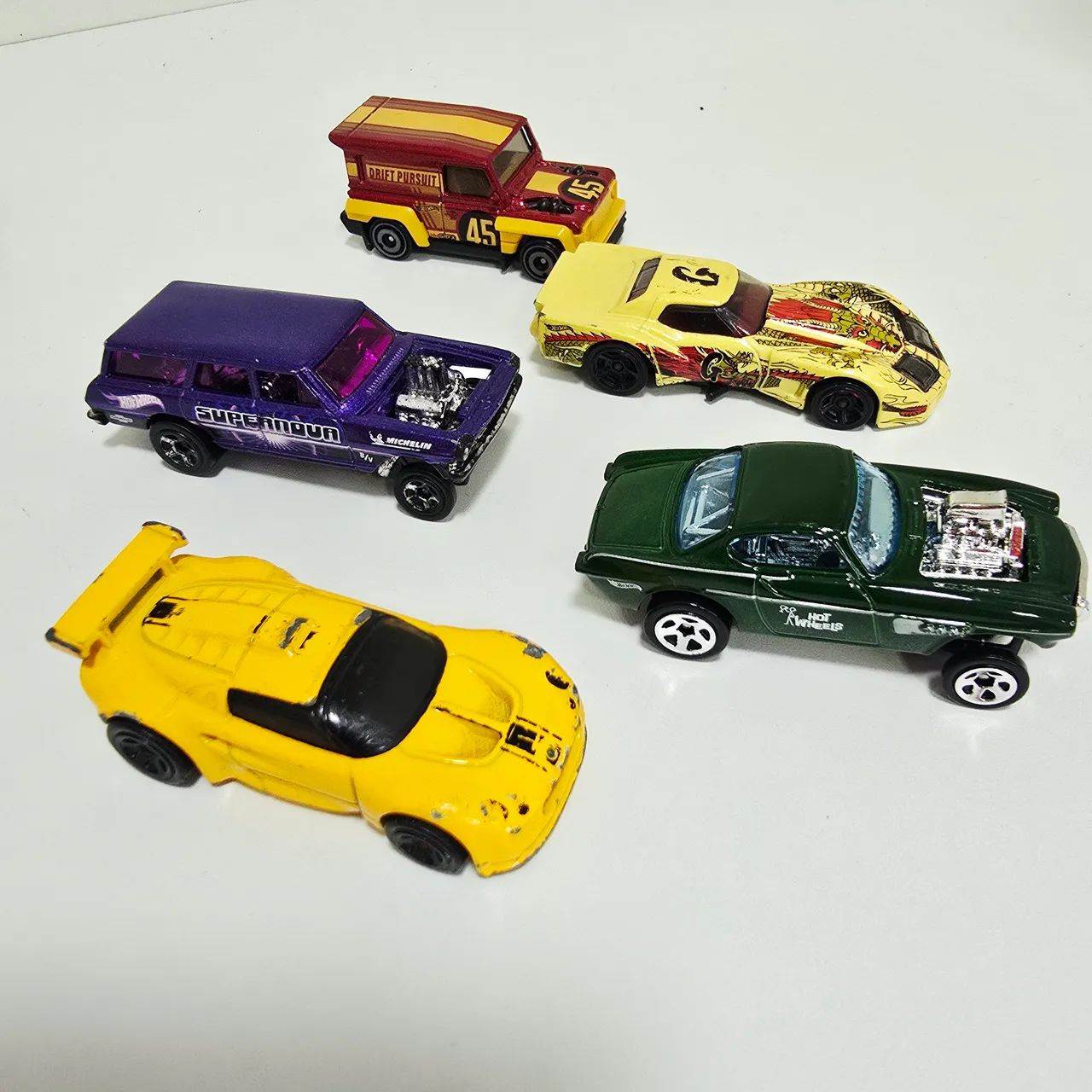 Carrinho Hotwheels lote com 10 - Foto 4