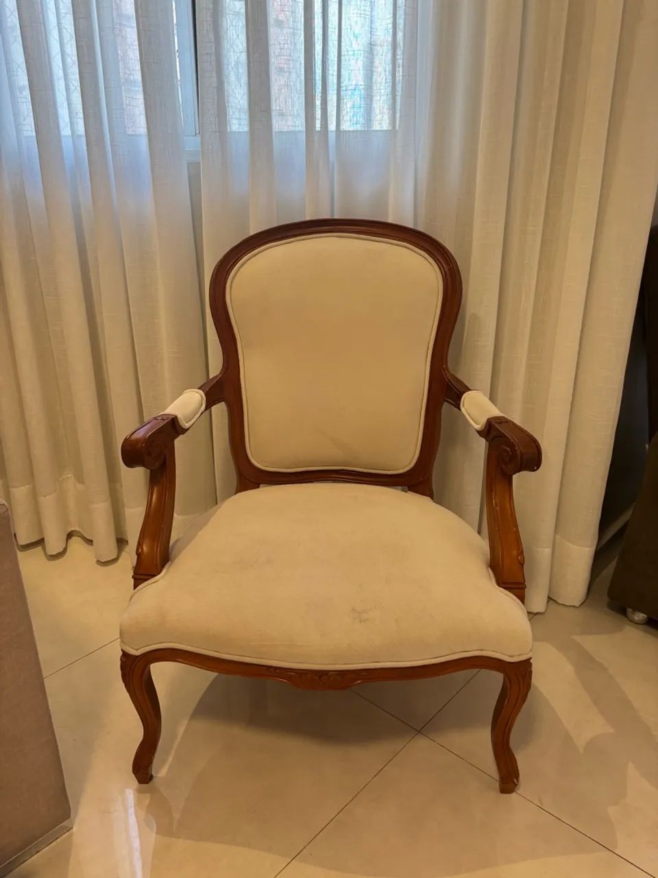 Poltrona Luís XV em ótimo estado  - Foto 2