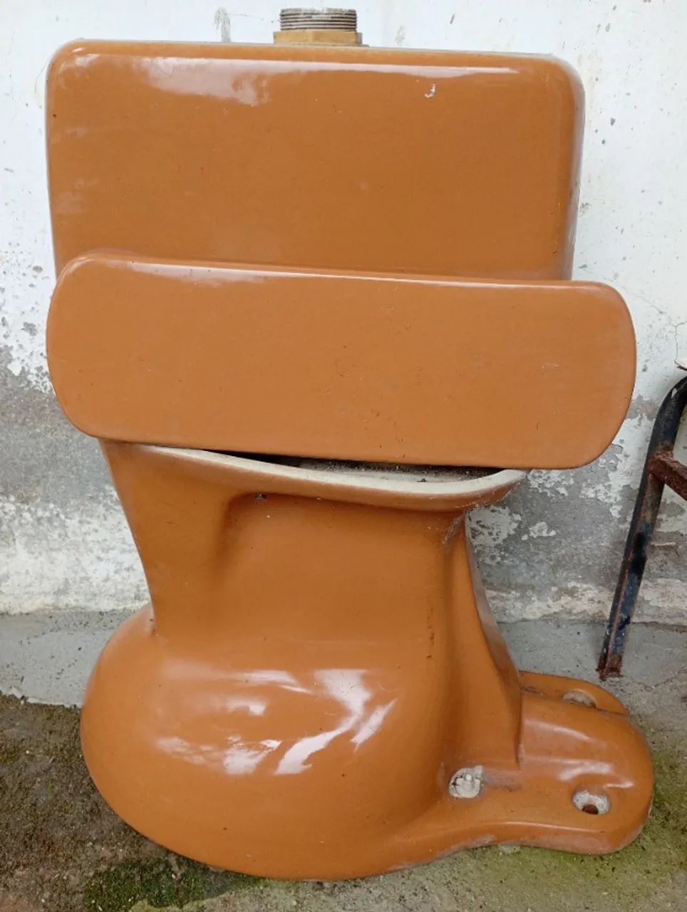 Vendo vaso  com caixa acoplada na cor marrom. Não entrego. - Foto 2