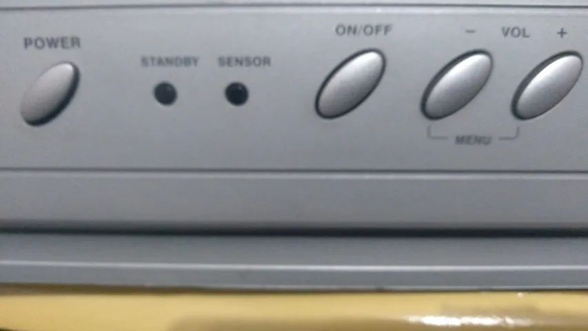 Mesinha e Televisão de Tubo - Foto 3