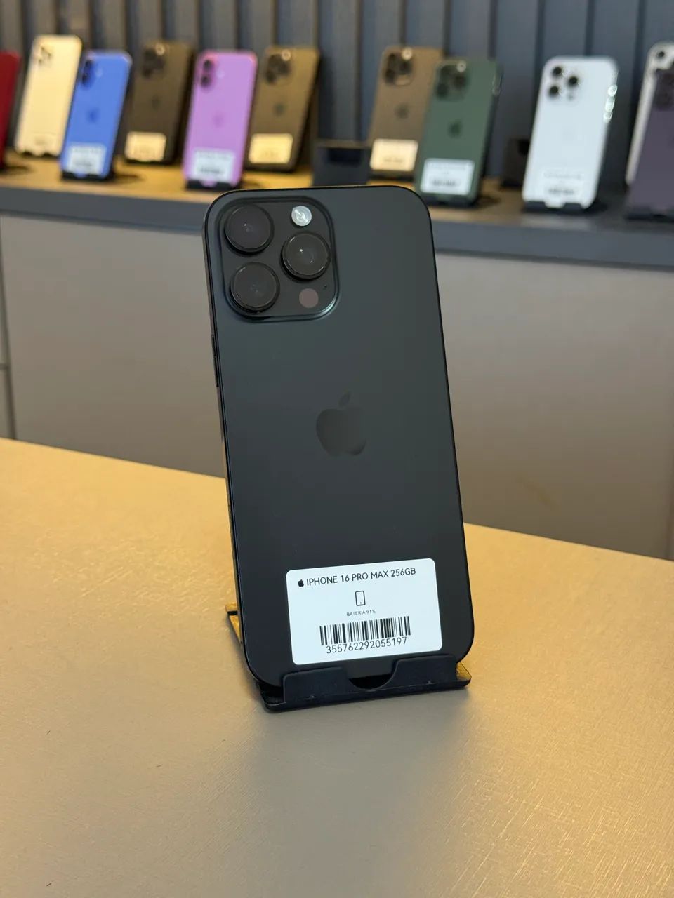 iPhone 16 Pro Max 256 gigas / Cabo fonte capinha e película