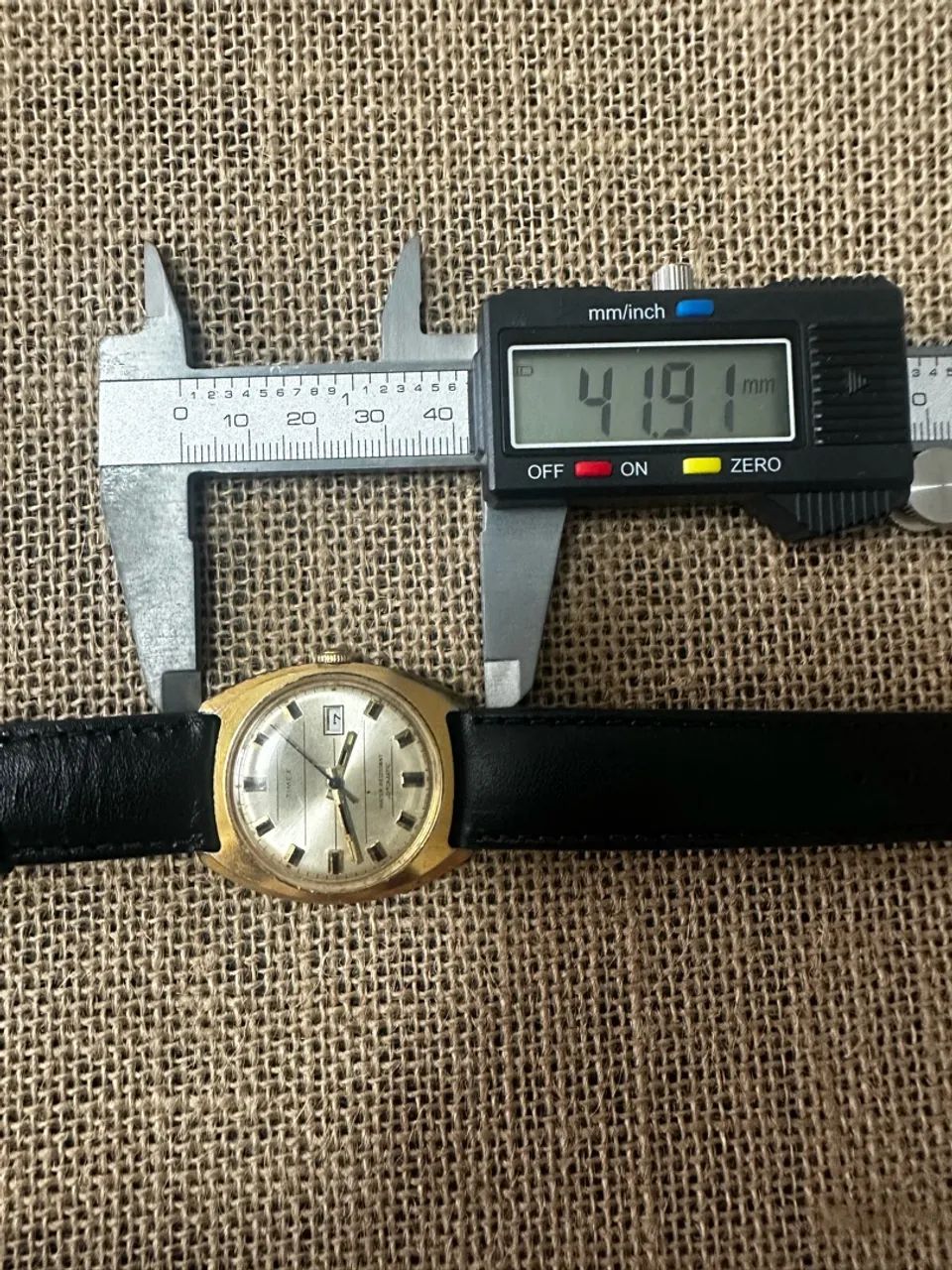 RELÓGIO VINTAGE - TIMEX AUTOMATIC - MOSTRADOR DOURADO - Foto 5