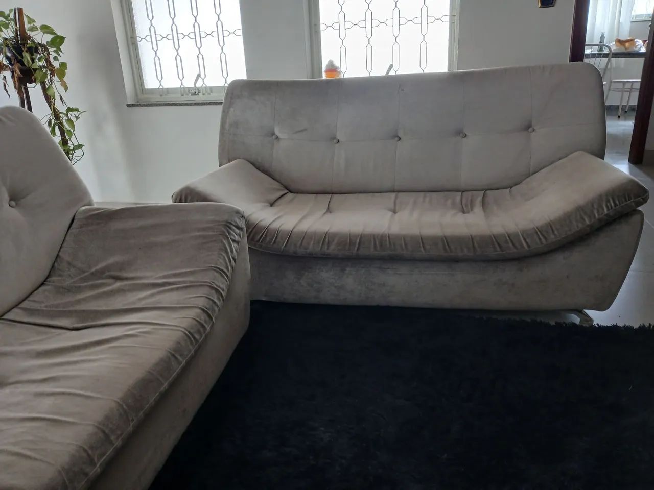 Sofá 2 e 3 lugares suede cinza claro - Foto 2