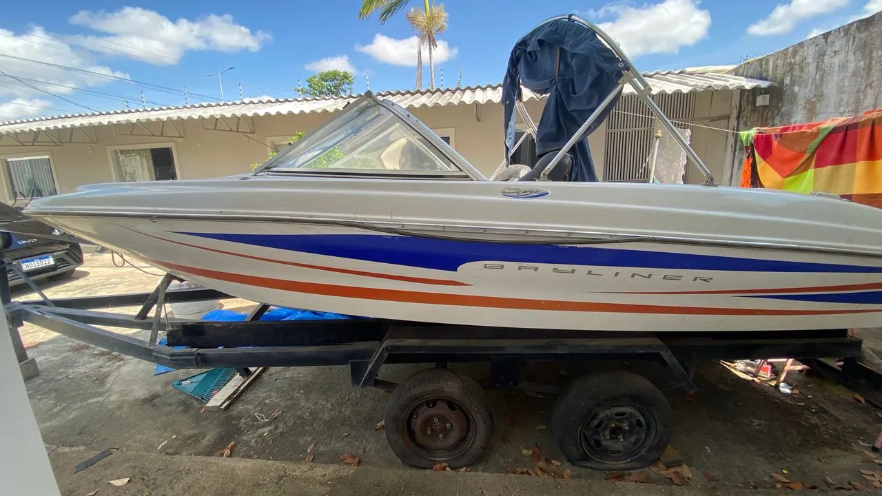 Lancha Bayliner