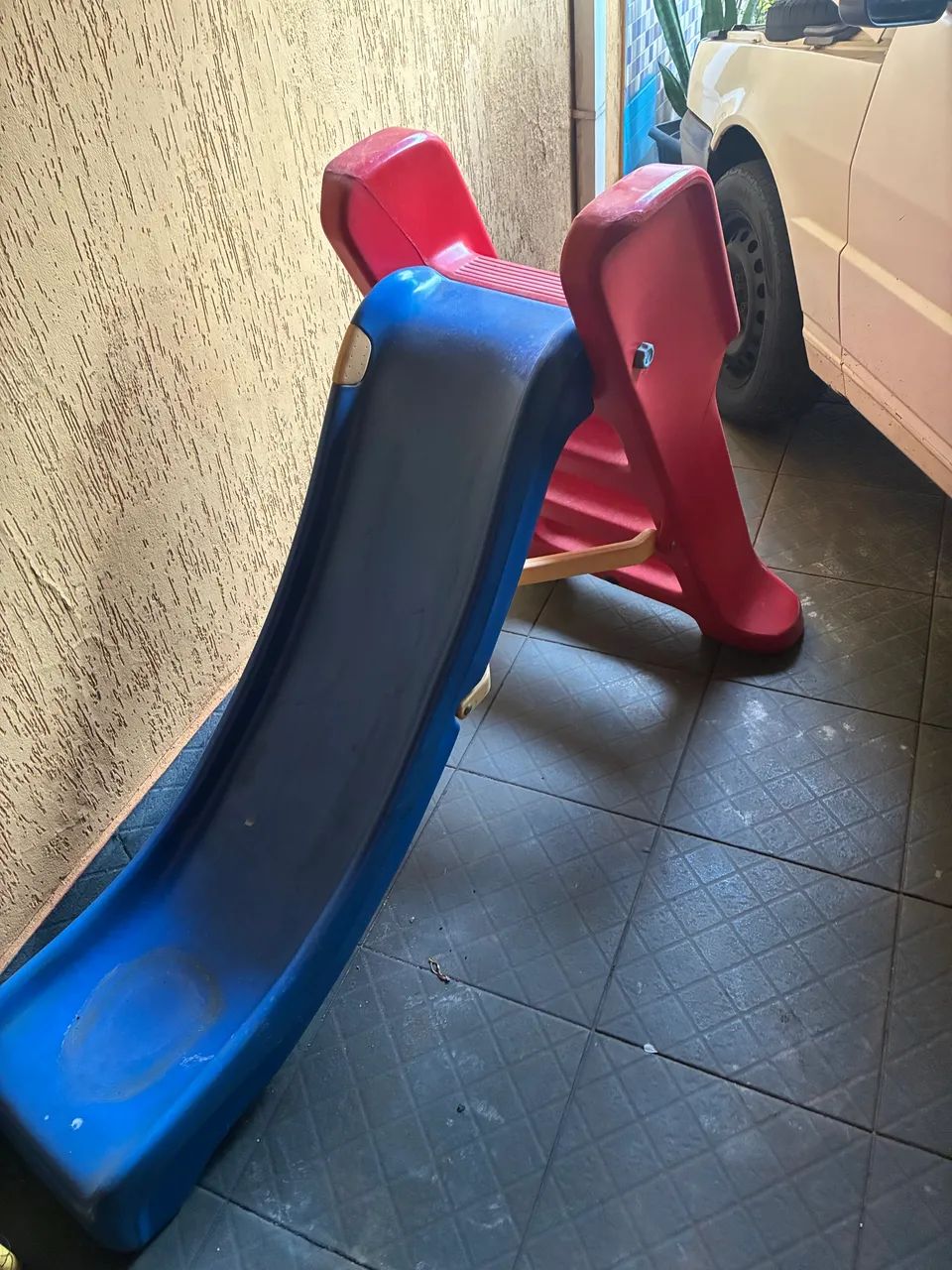 Escorregador infantil 