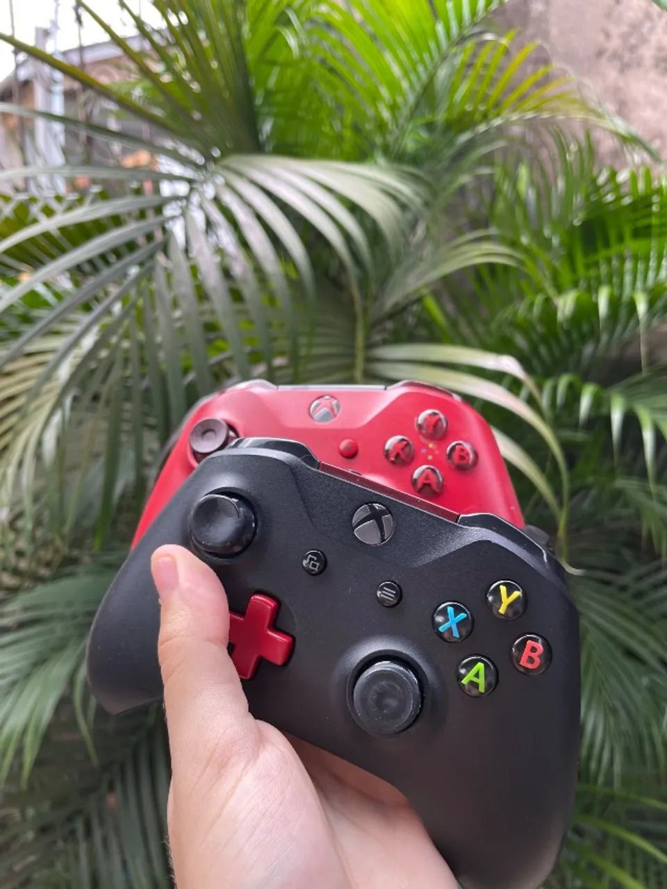 Xbox One X 1TB+ Dois controles+ Headset Hyperx - Foto 4