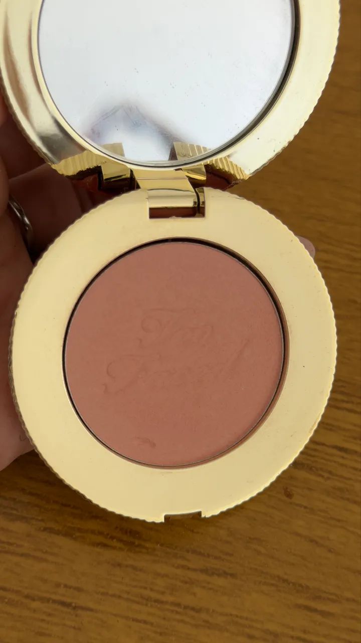 Blush Too Faced cor Head in the Clouds - Foto 3