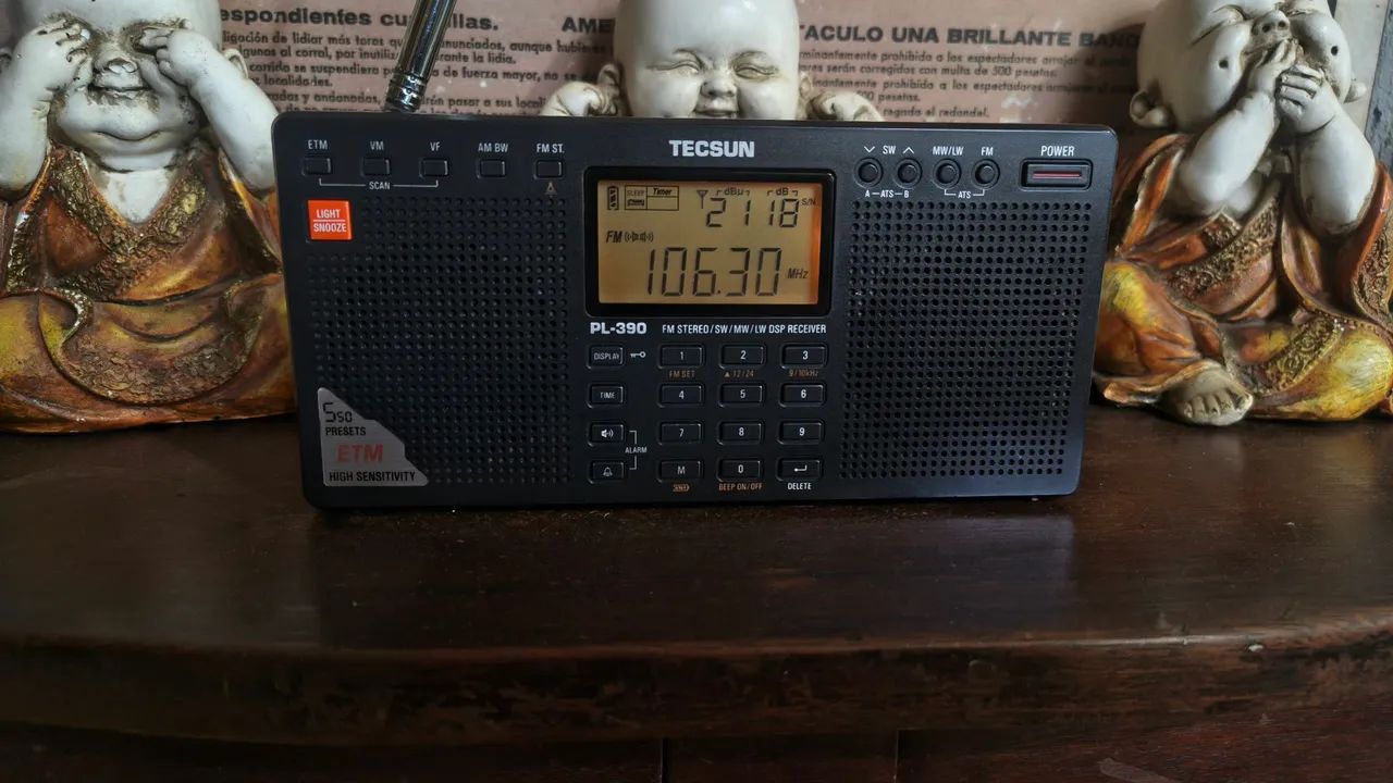 Rádio TECSUN PL390. Raro 2012.