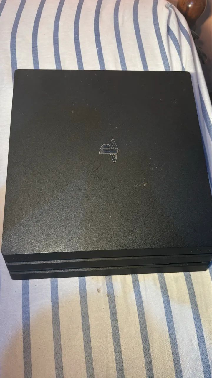PS4 PRO 1 TB - Foto 5