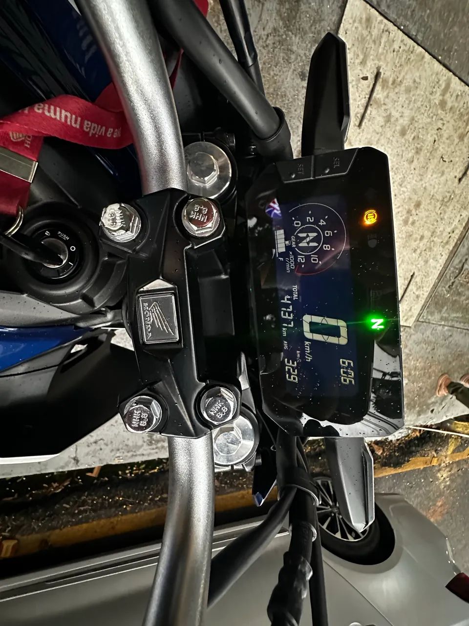 CB300f 2026 - Foto 5