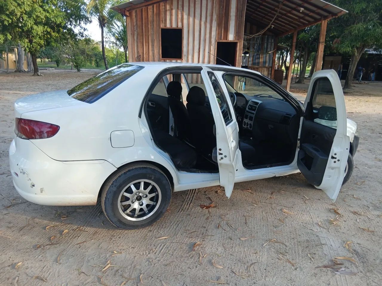 Fiat Siena EL 1.4 MPI Fire Flex 8V 4P 2012