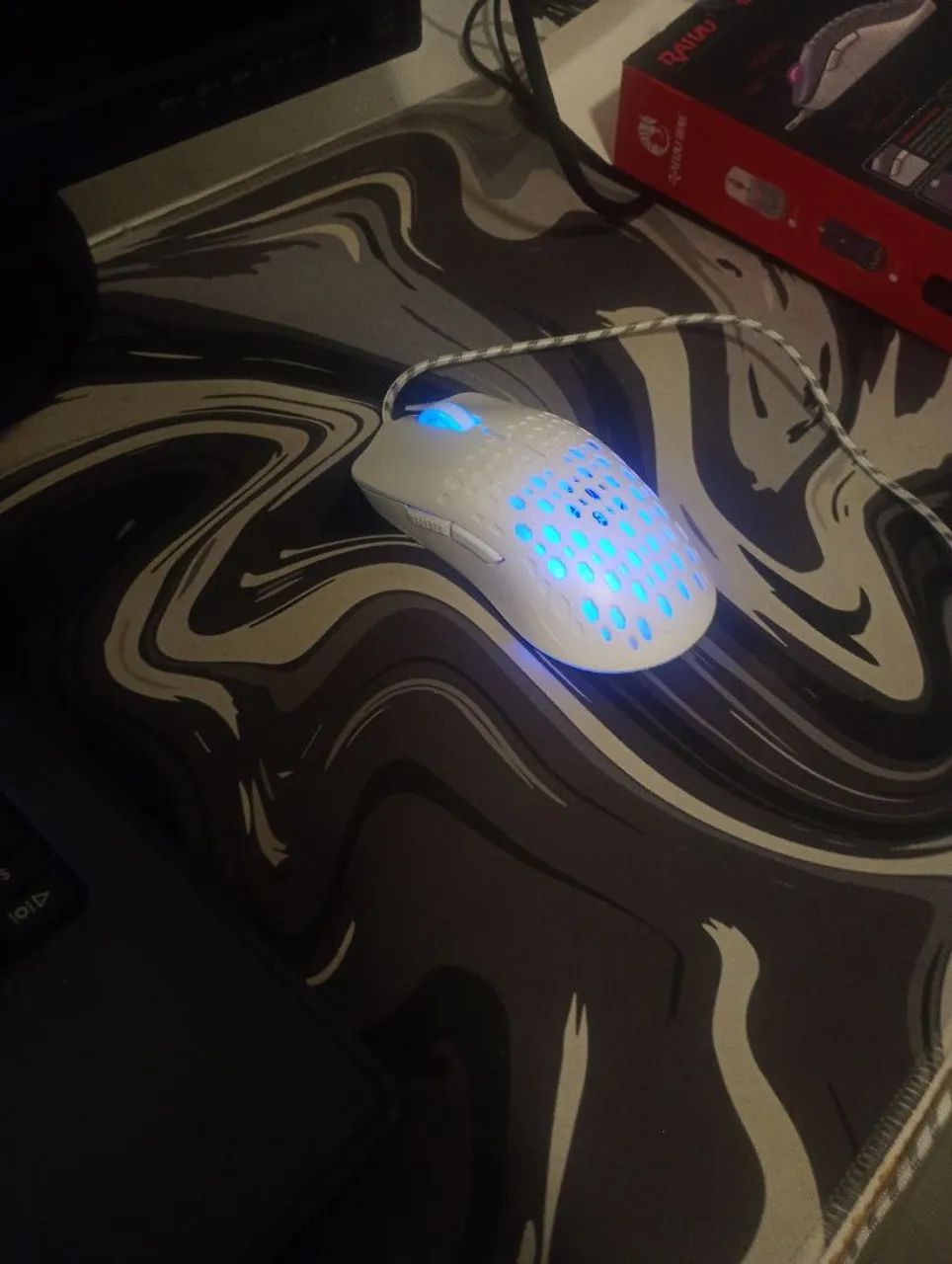 mouse gamer G701 com led e botões laterais  - Foto 4