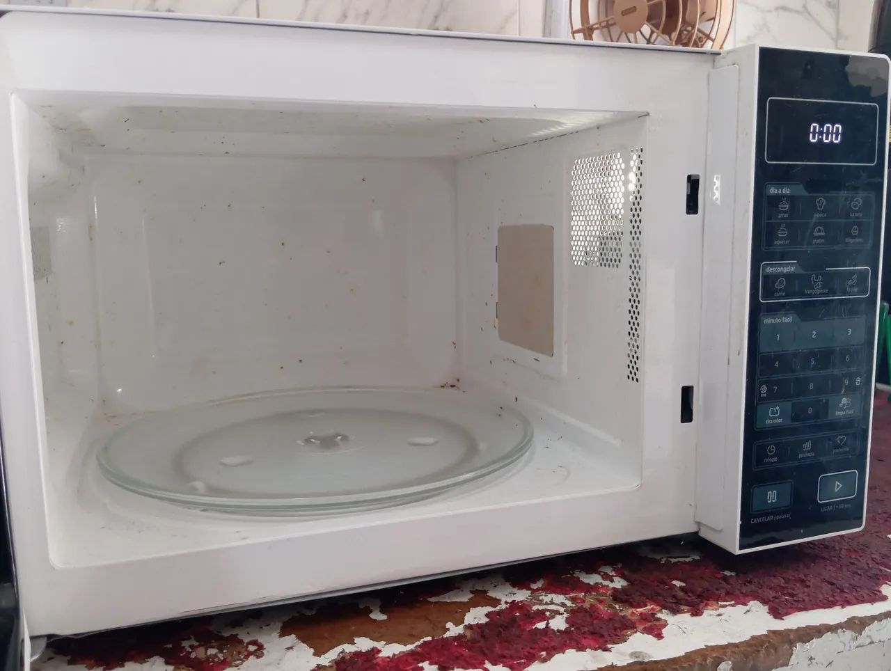 Microondas Midea seminovo - Foto 2
