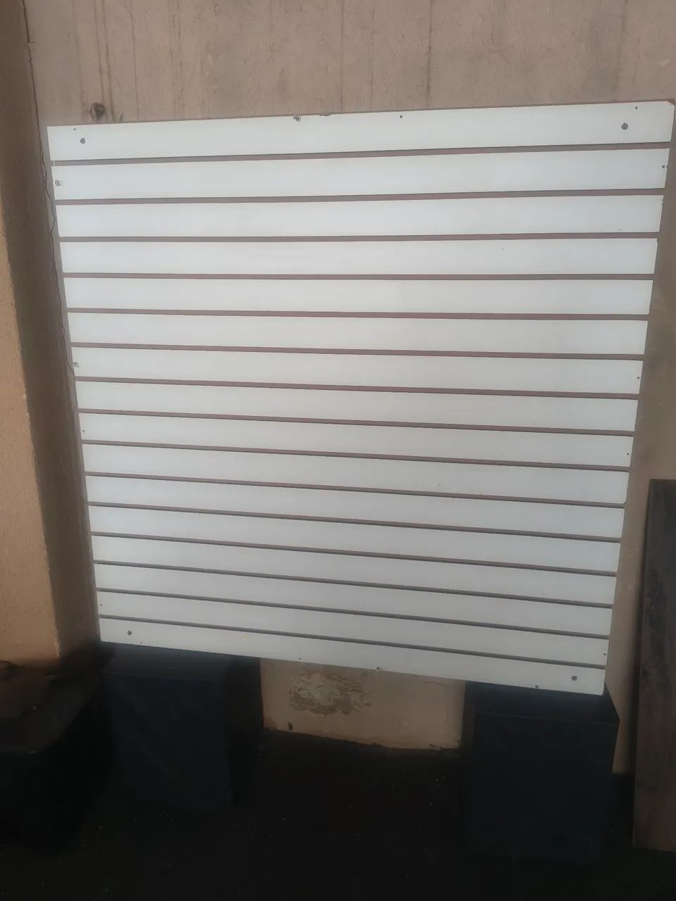 Painel canaletado de loja - Foto 2
