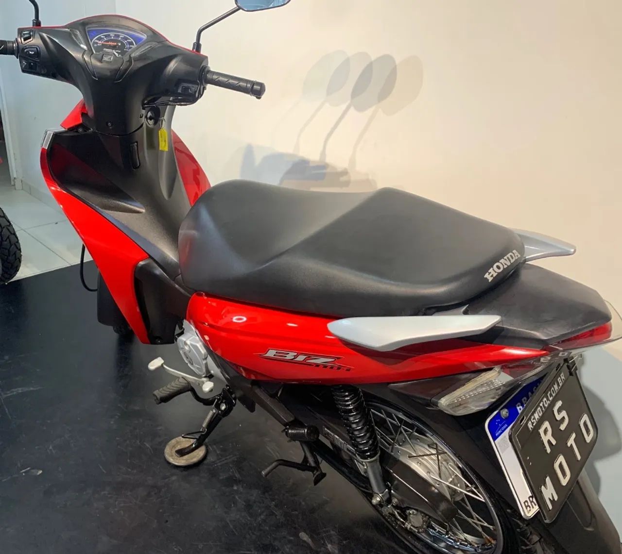 BIZ 110i - Foto 5