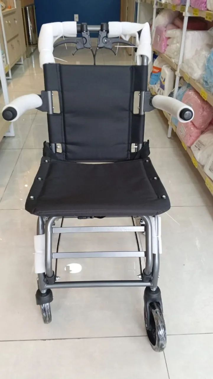 CADEIRA DE RODAS 