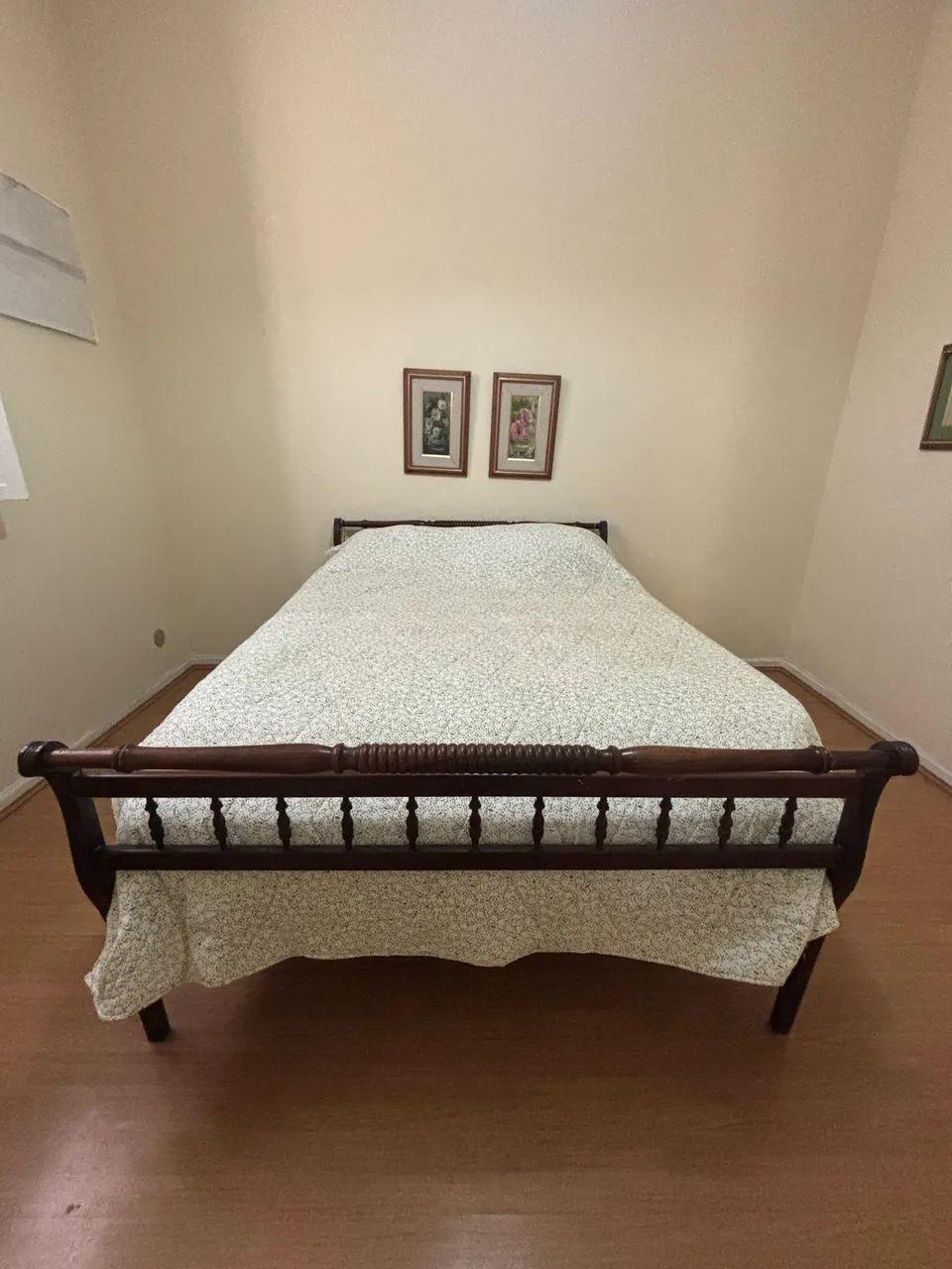 Cama antiga em madeira maciça - Foto 2