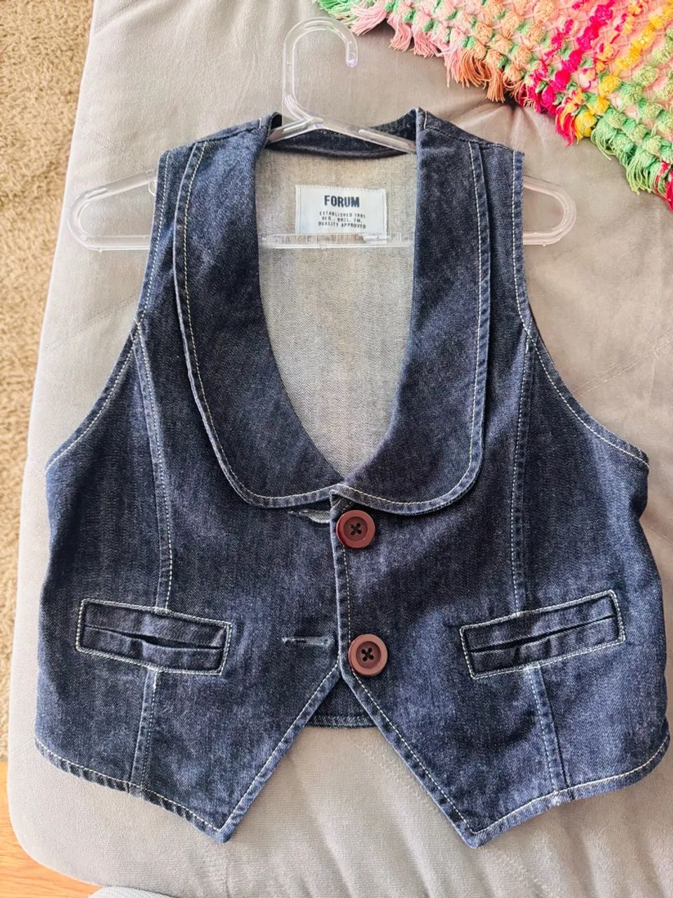 Belíssimo colete jeans Fórum  - Foto 4