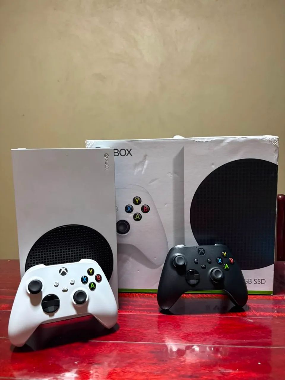 VENDO XBOX SERIES S COM 2 CONTROLES  - Foto 2