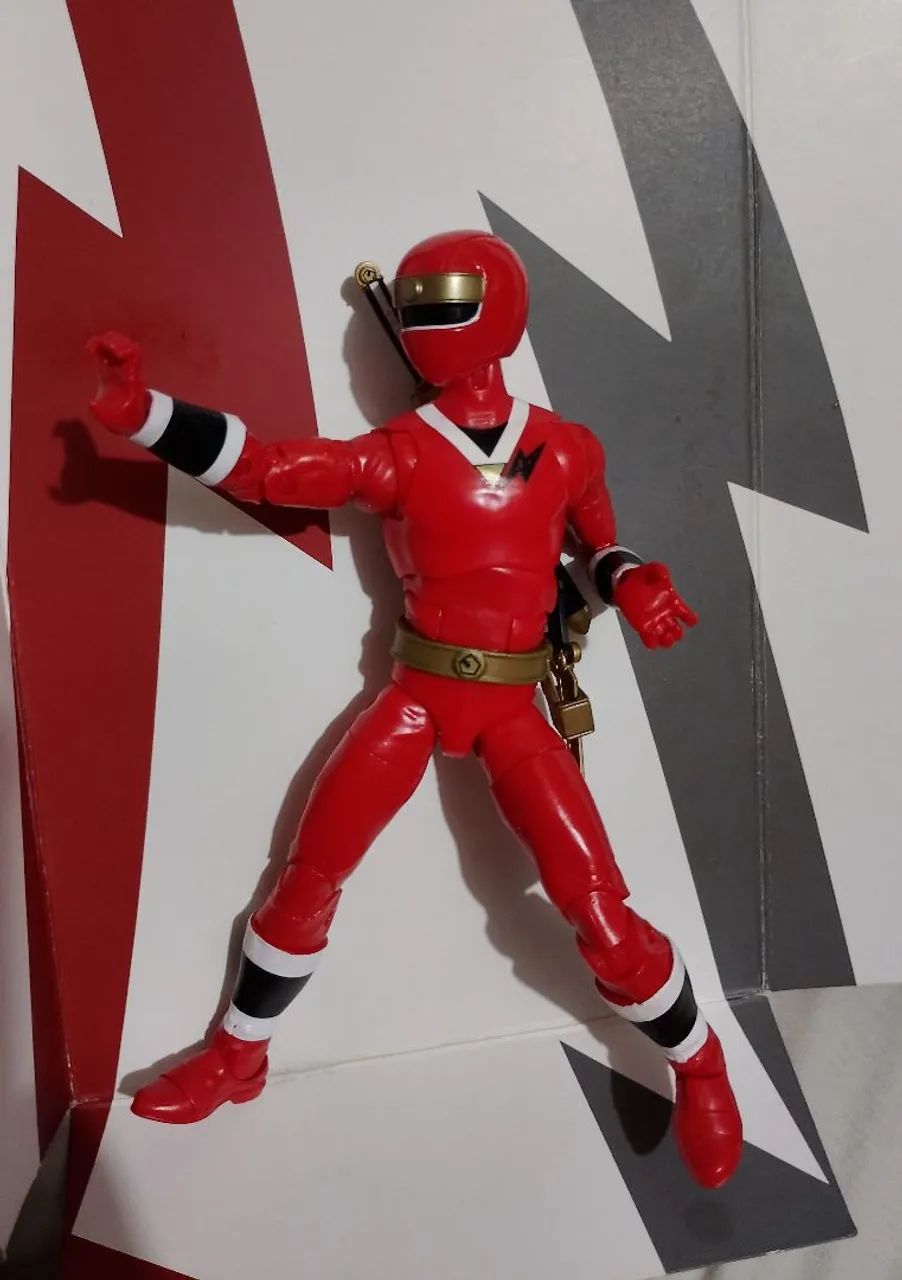 Power Ranger Lighting Collection Alien Ranger Vermelho  - Foto 3