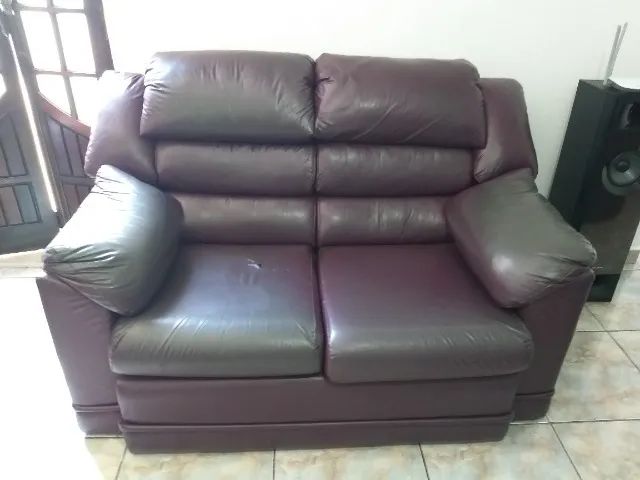 Sofa de Couro Luxuoso 2 e 3 Lugares Conjunto Completo - Foto 4