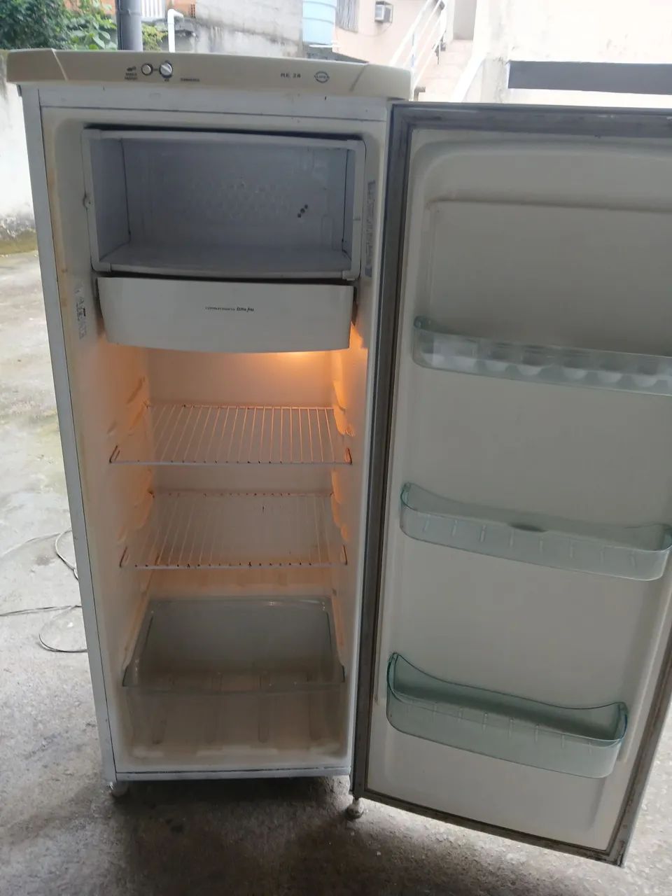 Geladeira Electrolux 280l - Foto 2