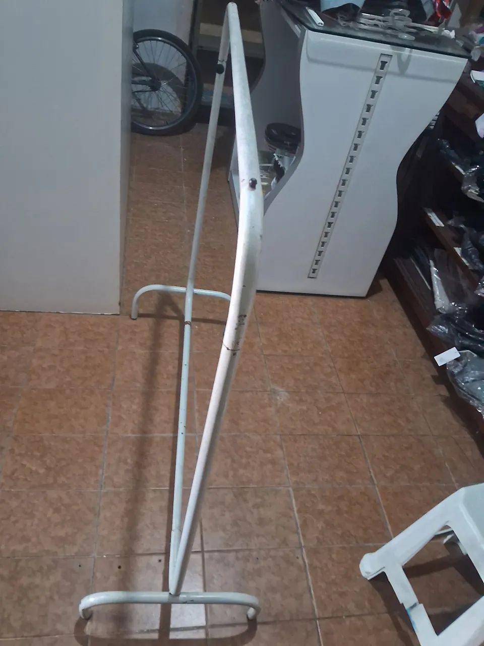 Arara de roupa móvel 