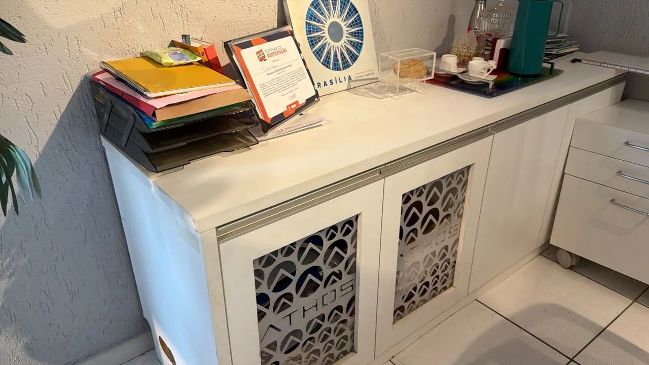 Armário baixo para complemento de mesa 
