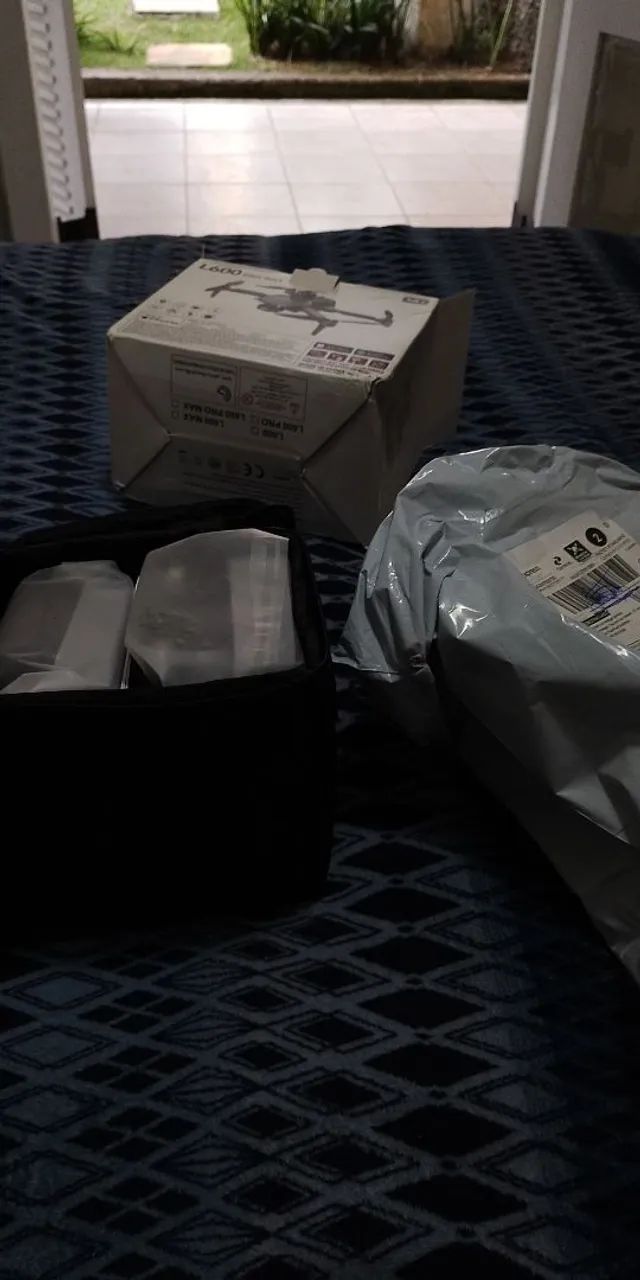 L600 pro max com 2 bateria,1 cartão de memória SanDisk 32gb  - Foto 2