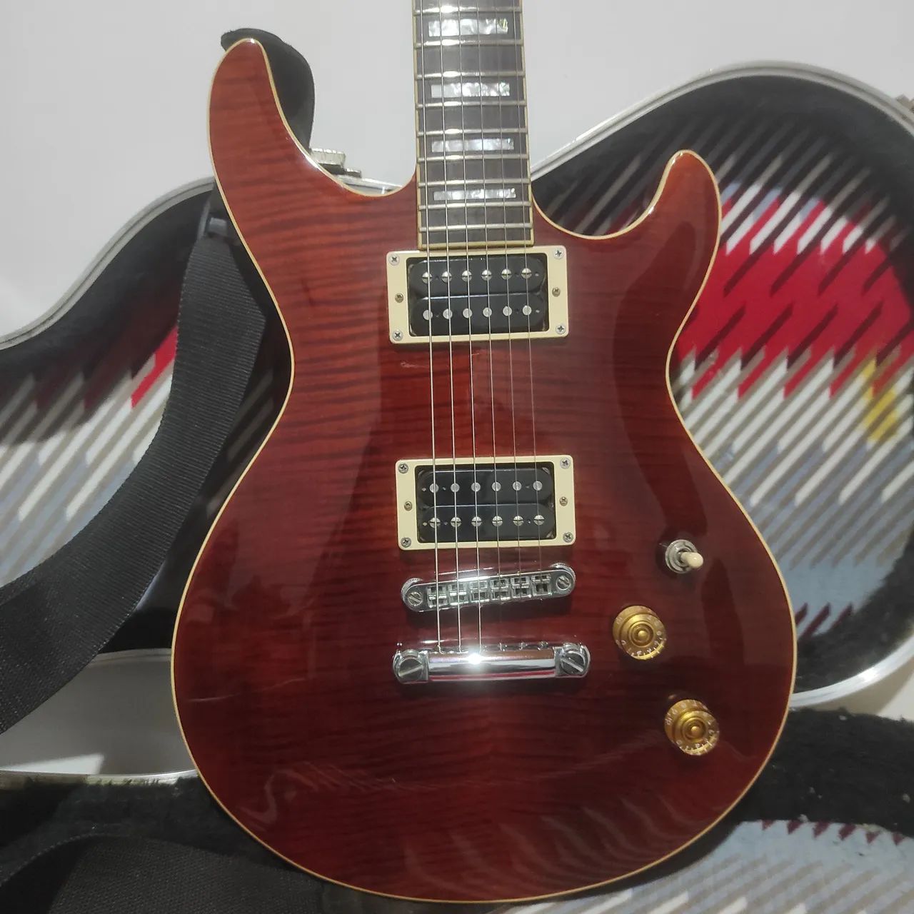 Guitarra Cort M600 em ótimo estado! - Foto 5