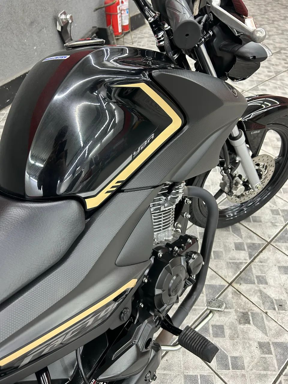 Yamaha YBR - Foto 4