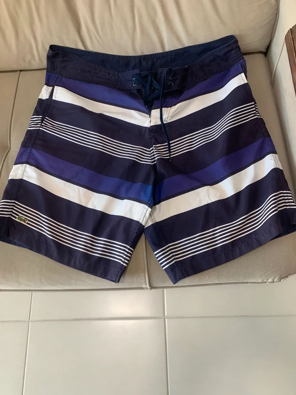 Short bermuda de praia Lacoste G