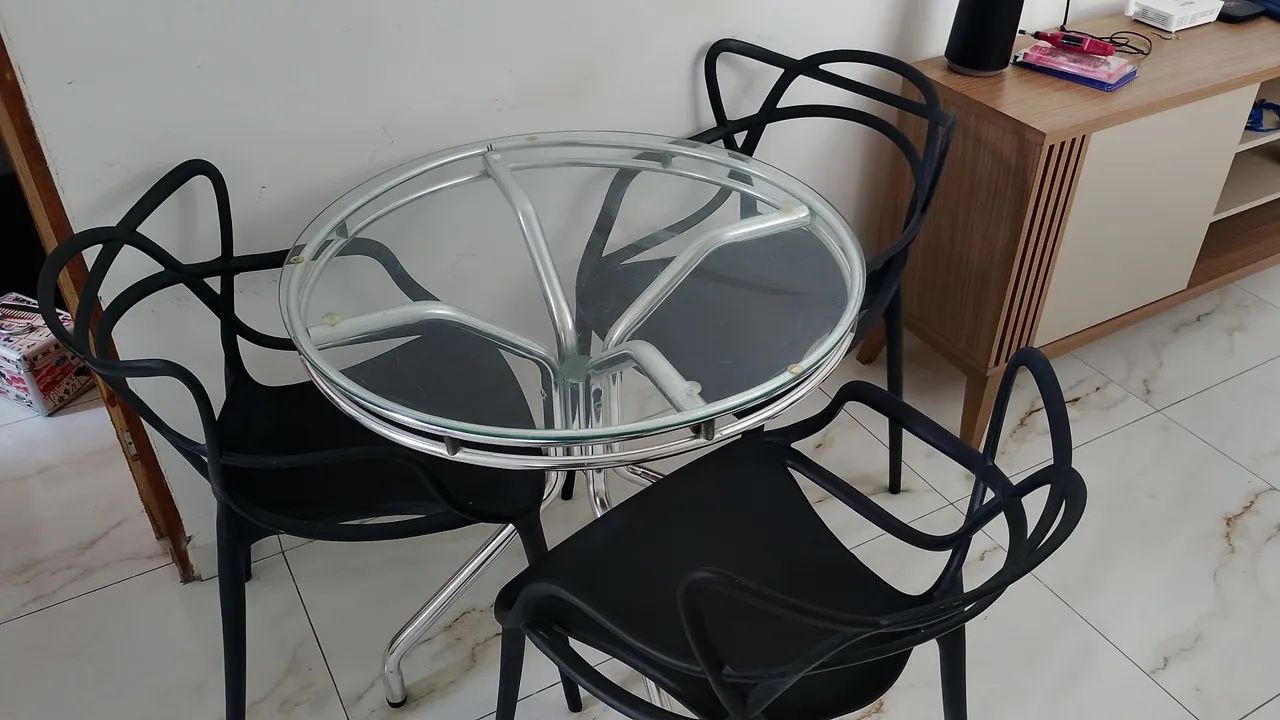 Mesa com 4 cadeiras  - Foto 2