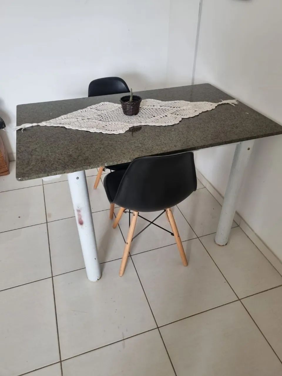 Mesa e cadeiras  - Foto 2