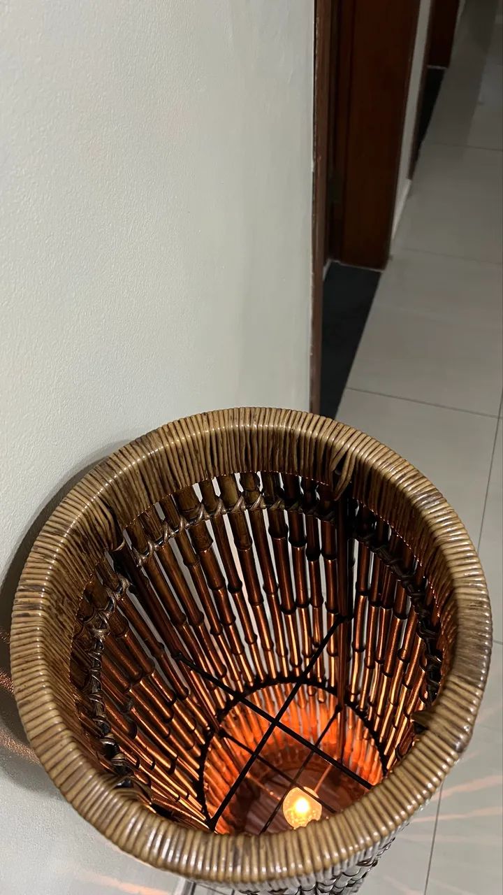 Abajur de chão De bambu  - Foto 3