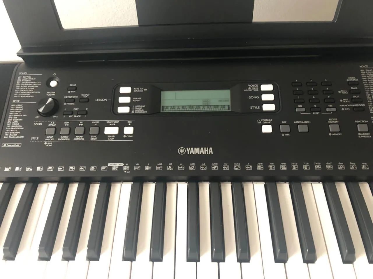 Teclado Yamaha PSR-E373 - Foto 2