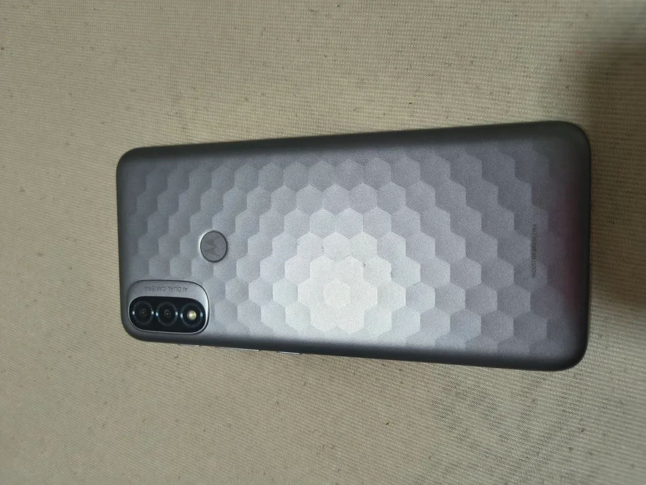 Vende-se Motorola E20 